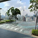 Klcc Suites At Axon Residence