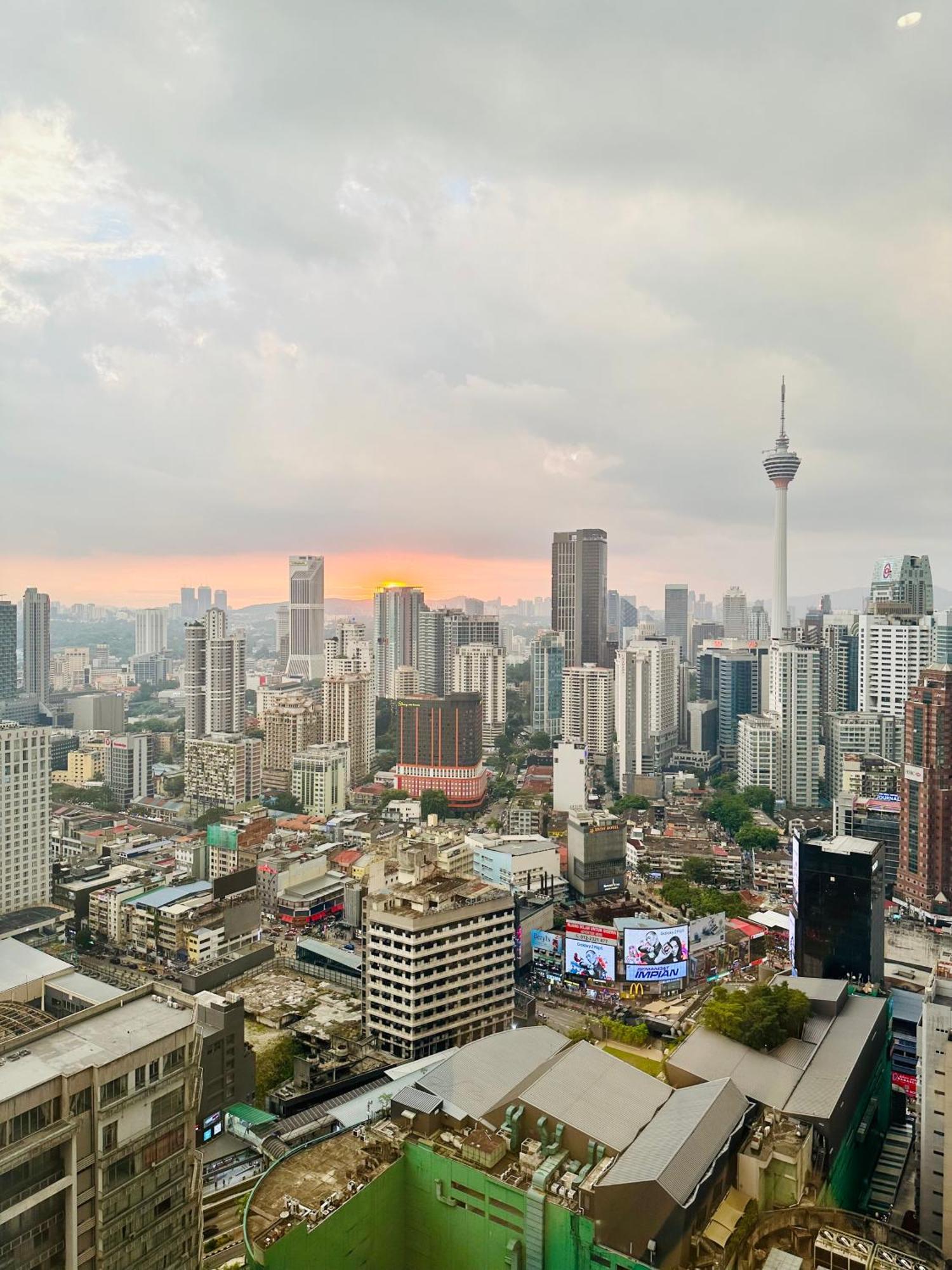 Klcc Suites At Axon *