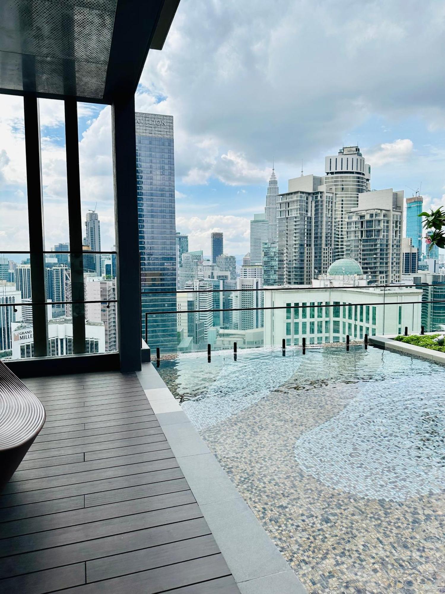 Klcc Suites At Axon *